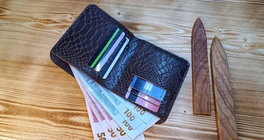 Выкройка кожаный тонкий бифолд от Leathercrafting wiht Negin