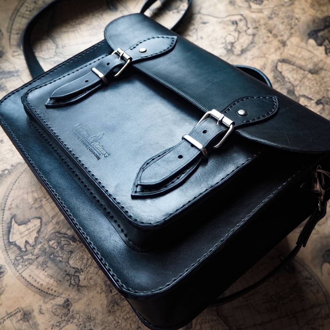 Выкрой классического мессенджера под документы /English Satchel bag